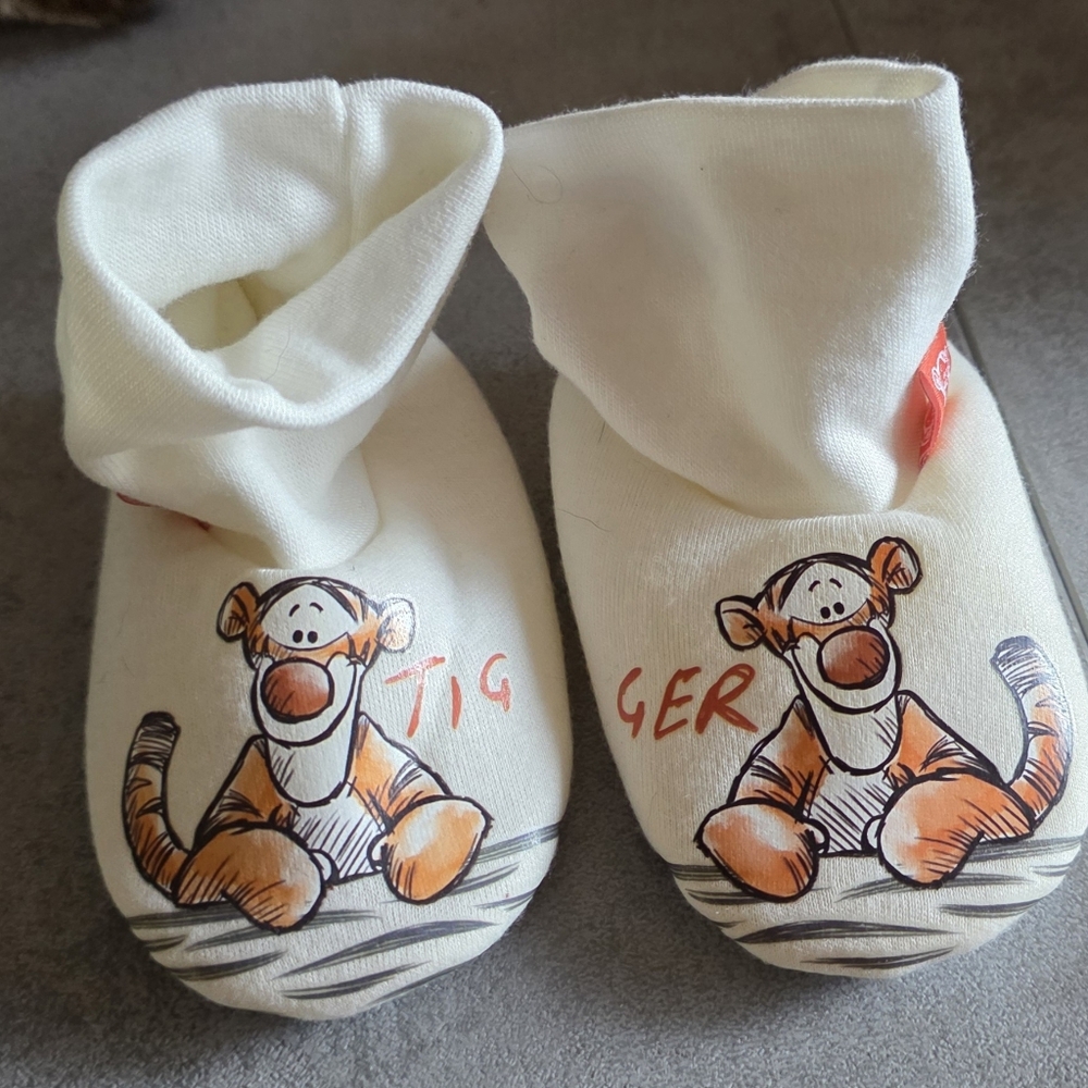 NWOT Disney Baby Primark Tigger Totally Tigger-ific Shoes 9-12 Months